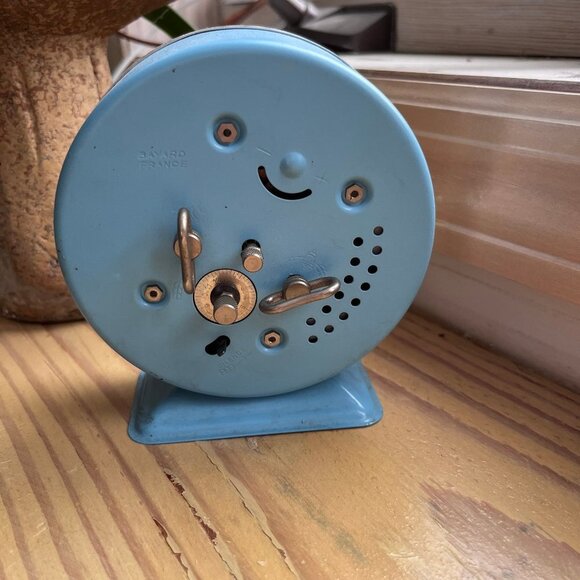 Vintage Walt Disney Bayard France Mechanical Alarm Clock Donald Duck Blue - Picture 3 of 4